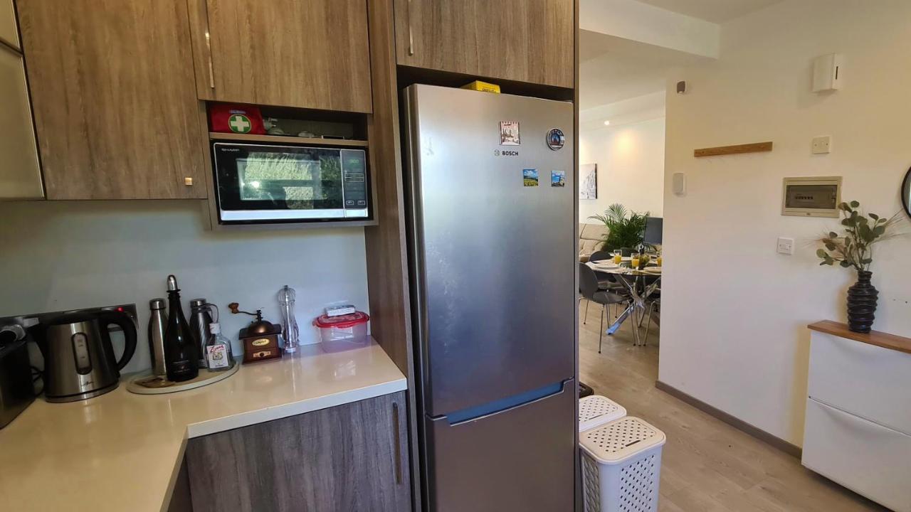 Stay Downtown Retreat Limassol Luaran gambar